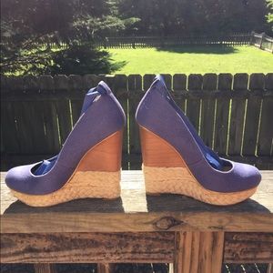 BCBGMaxAzria Wedges